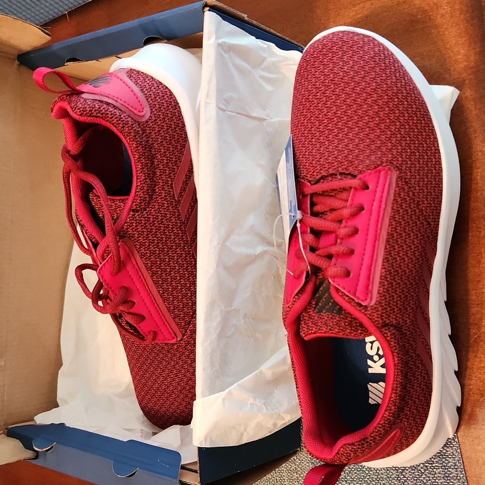 Tennis Shoe